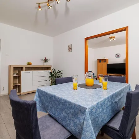 Tus A2 Apartment *