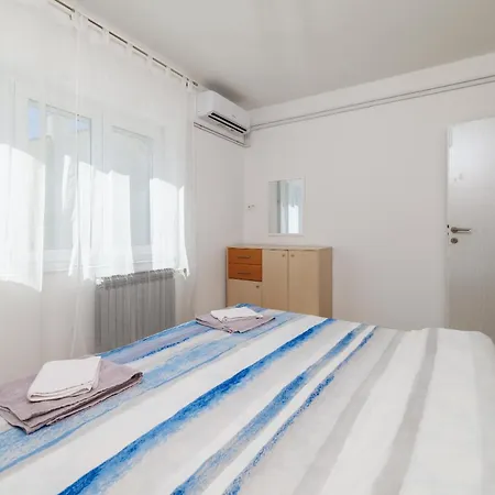 Tus A2 Apartment